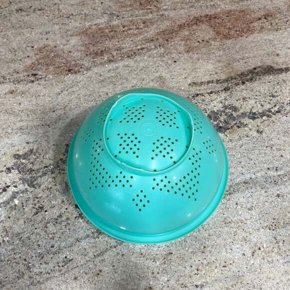 Vintage Tupperware Jadeite Green Colander Strainer Bowl 339 - Picture 2 of 4